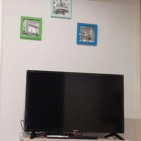 Attico Con Terrazza A דירה